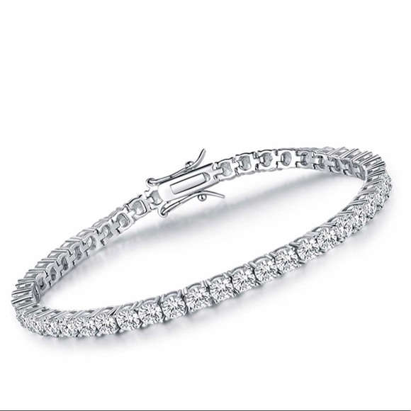 Neiman Marcus Jewelry - 4.5ct Tennis Bracelet